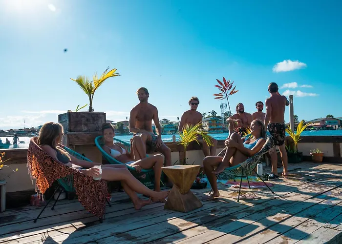 Aqua Lounge