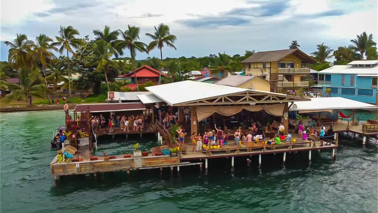 Aqua Lounge Bocas del Toro