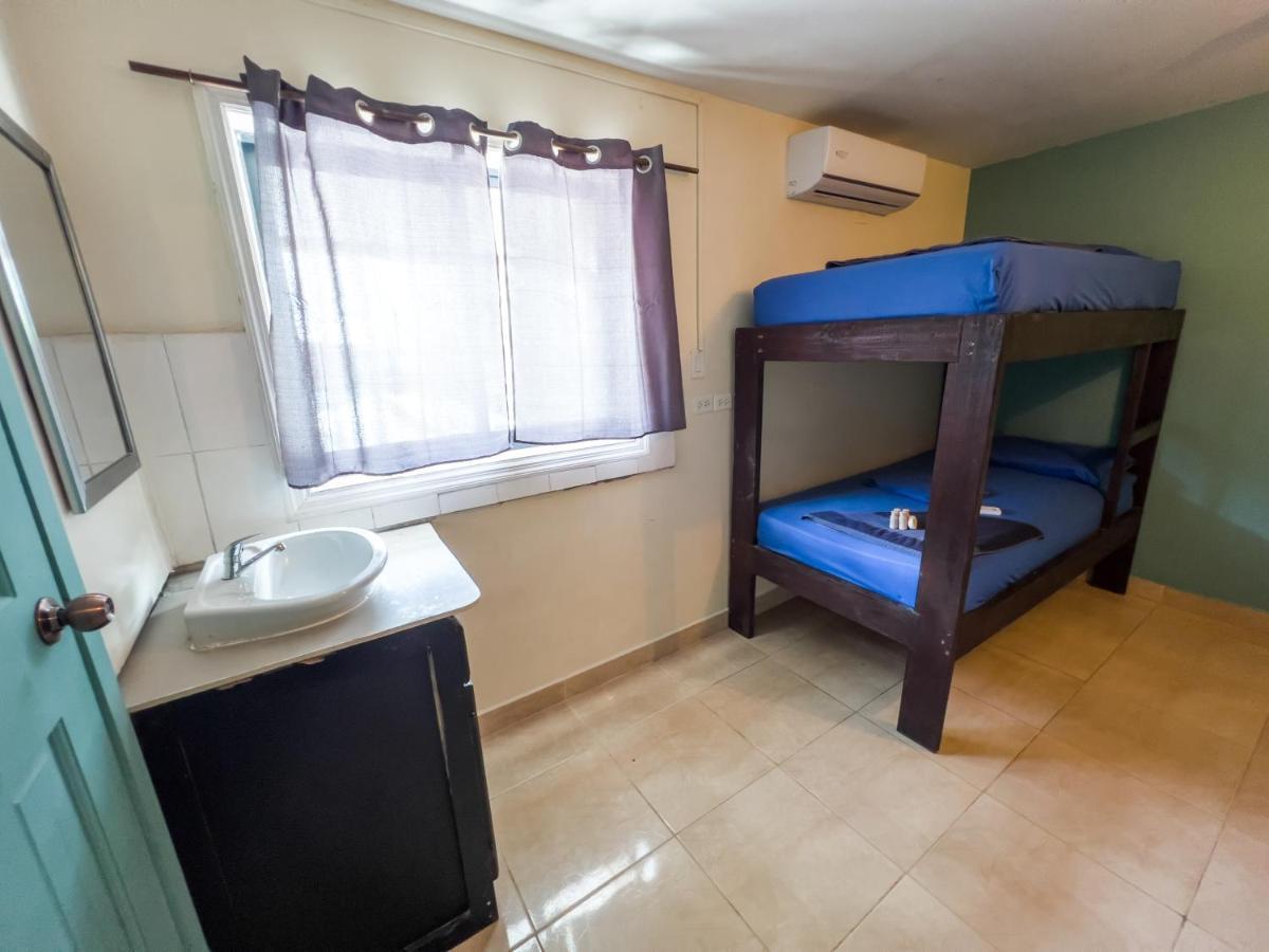 Aqua Lounge Hostal *