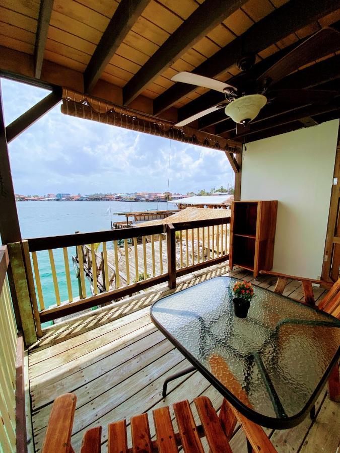 Aqua Lounge Hostal Bocas del Toro
